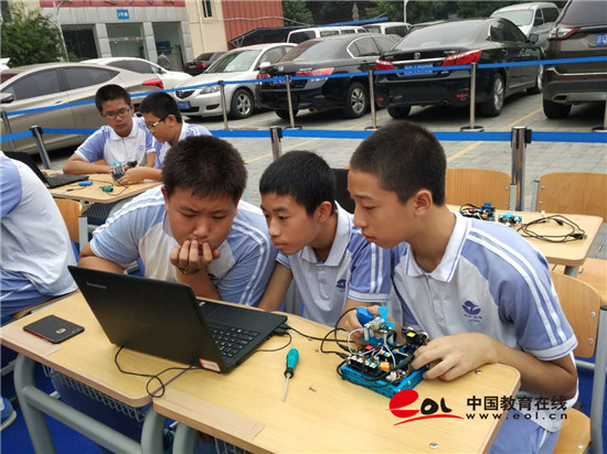 人工智能.创客直通车让居民学生与创客教育零接触1