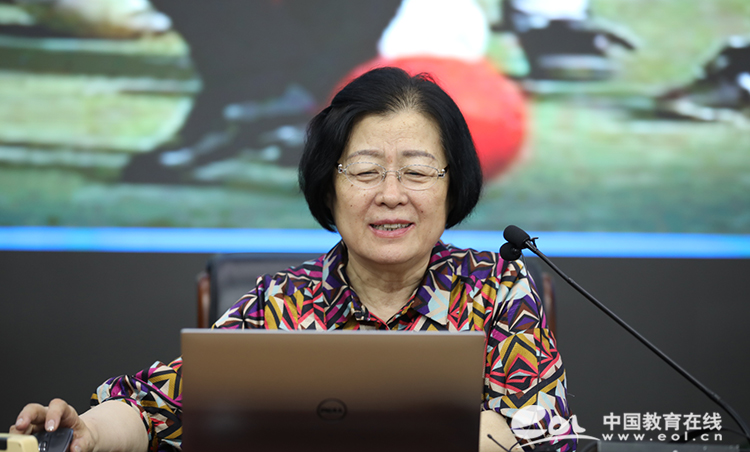 腾飞中国、辉煌70年，著名教育家刘彭芝在“首都关心下一代大讲堂”开讲2