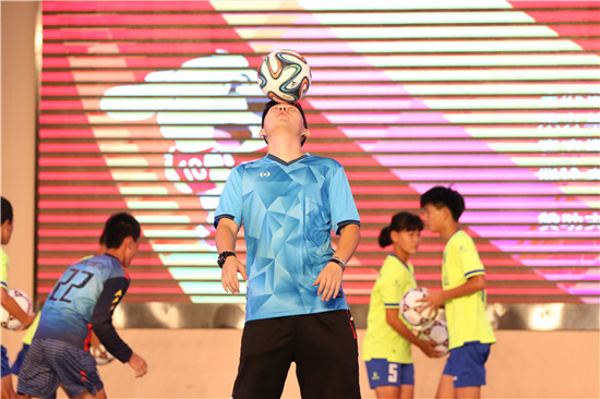 2019年全国青少年校园足球夏令营总营(初中组)在上海开营1